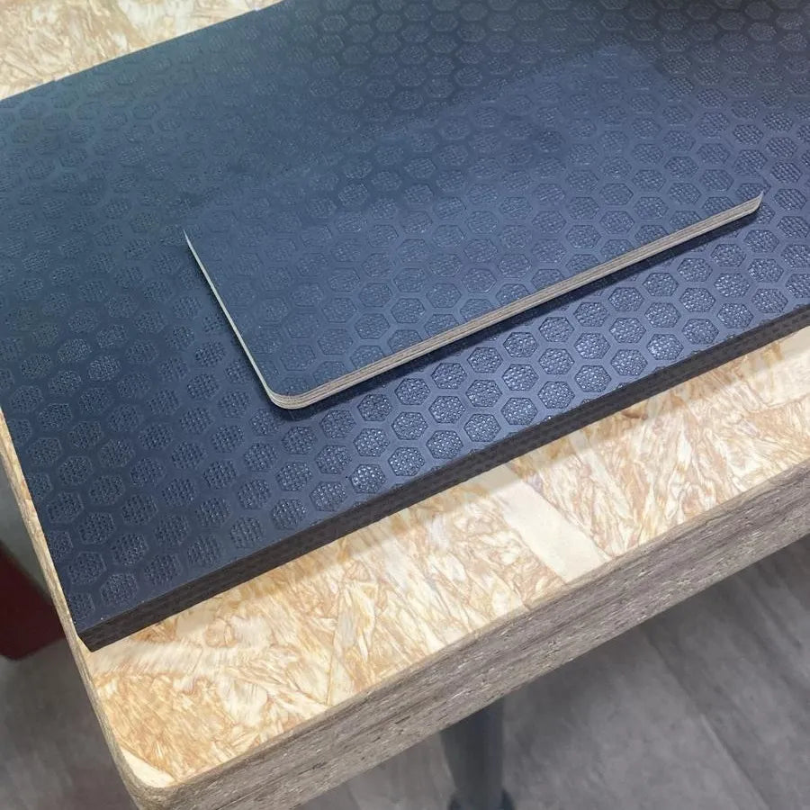 Samples of black and blackbrown Hexa plywood