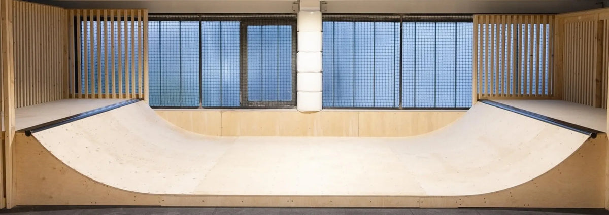 Plywood skatepark in Vienna: U-shaped plywood ramp