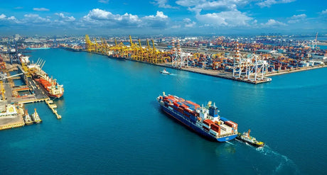 Container ship goes into marine port