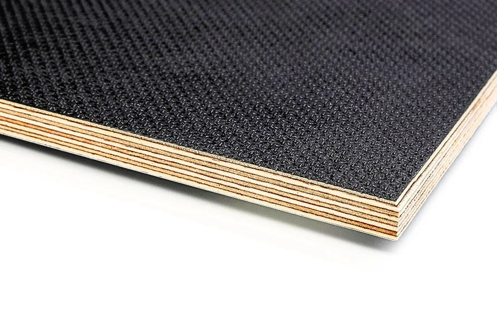 Riga_Tex_Wiremesh Birch Plywood sample on a white backgruond